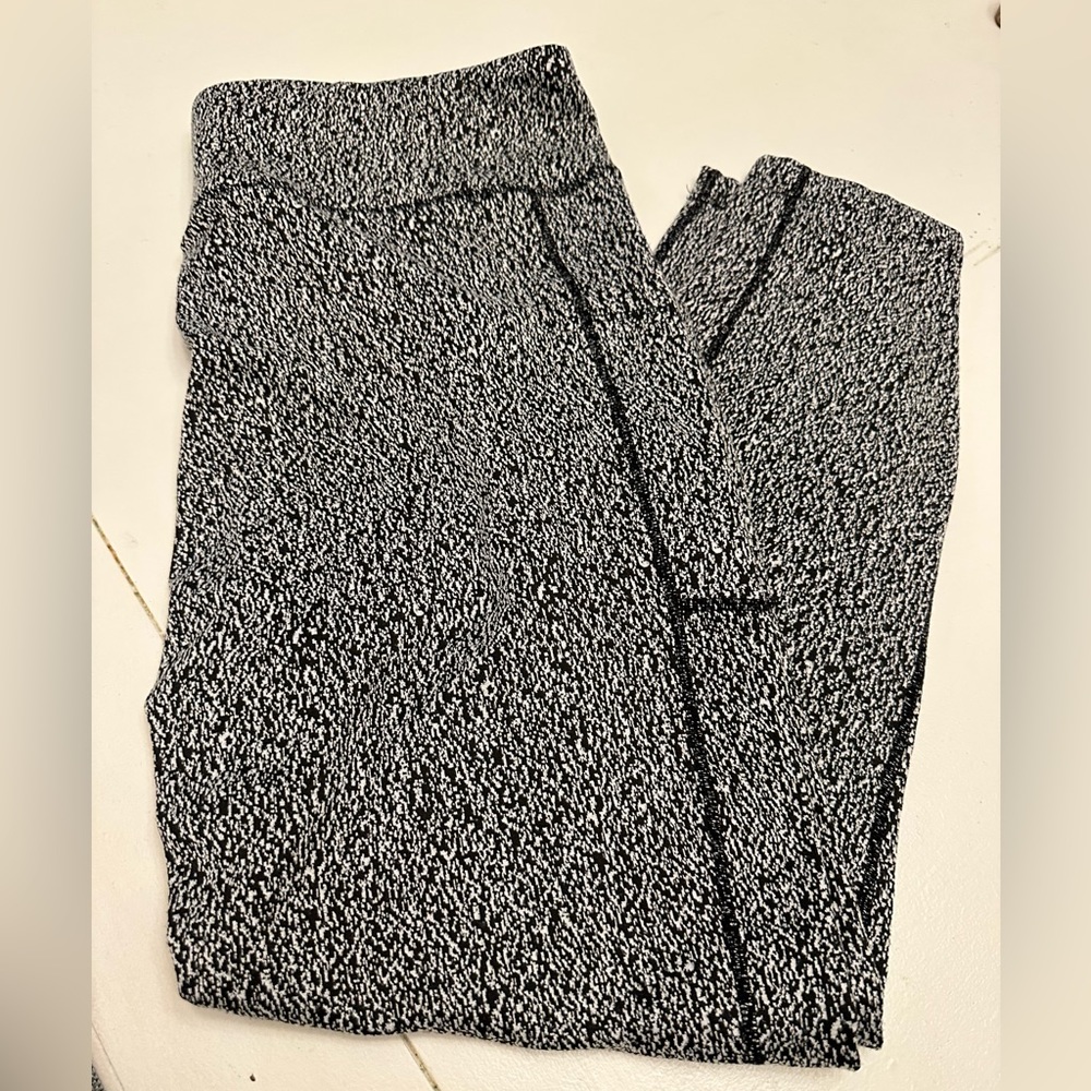 Black and white leggings XXL-20